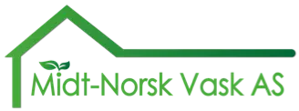 Bilde av logoen til Midt-Norsk Vask AS, streket opp med grønn strek som formes som et hus, med teksten "Midt-Norsk Vask AS", det er et blad over I-en i ordet "Midt" - Midt-Norsk Vask AS - Fasadevask